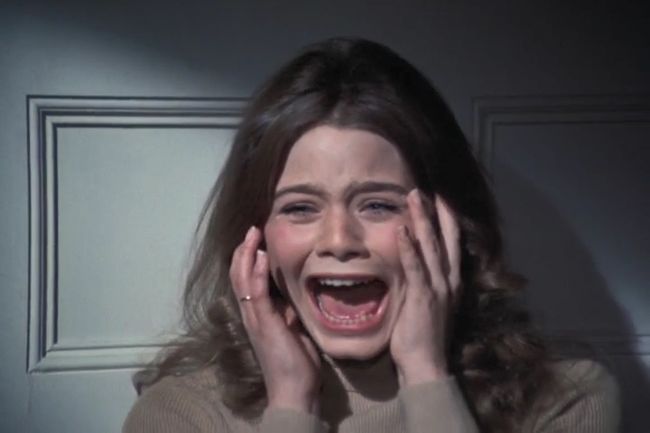 1x17 Circle of Fear - Doorway to Death.mp4_snapshot_40.27_[2020.07.15_14.56.18]